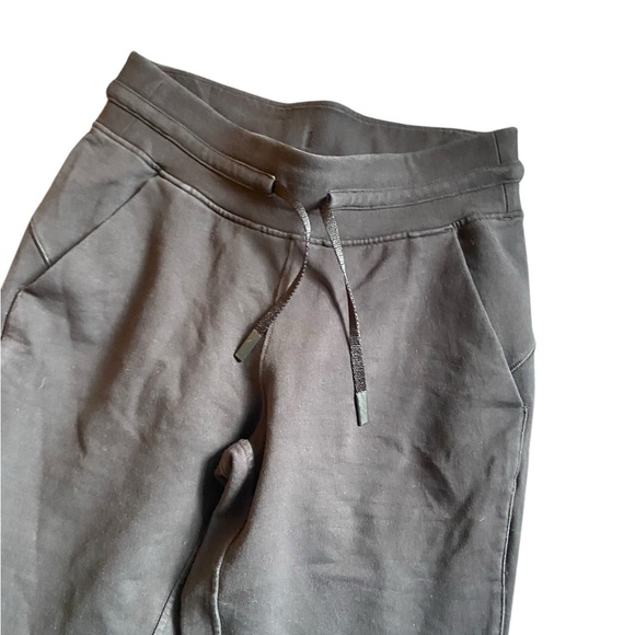 Lululemon Women’s XS Joggers Black Stretch - Picture 2 of 6